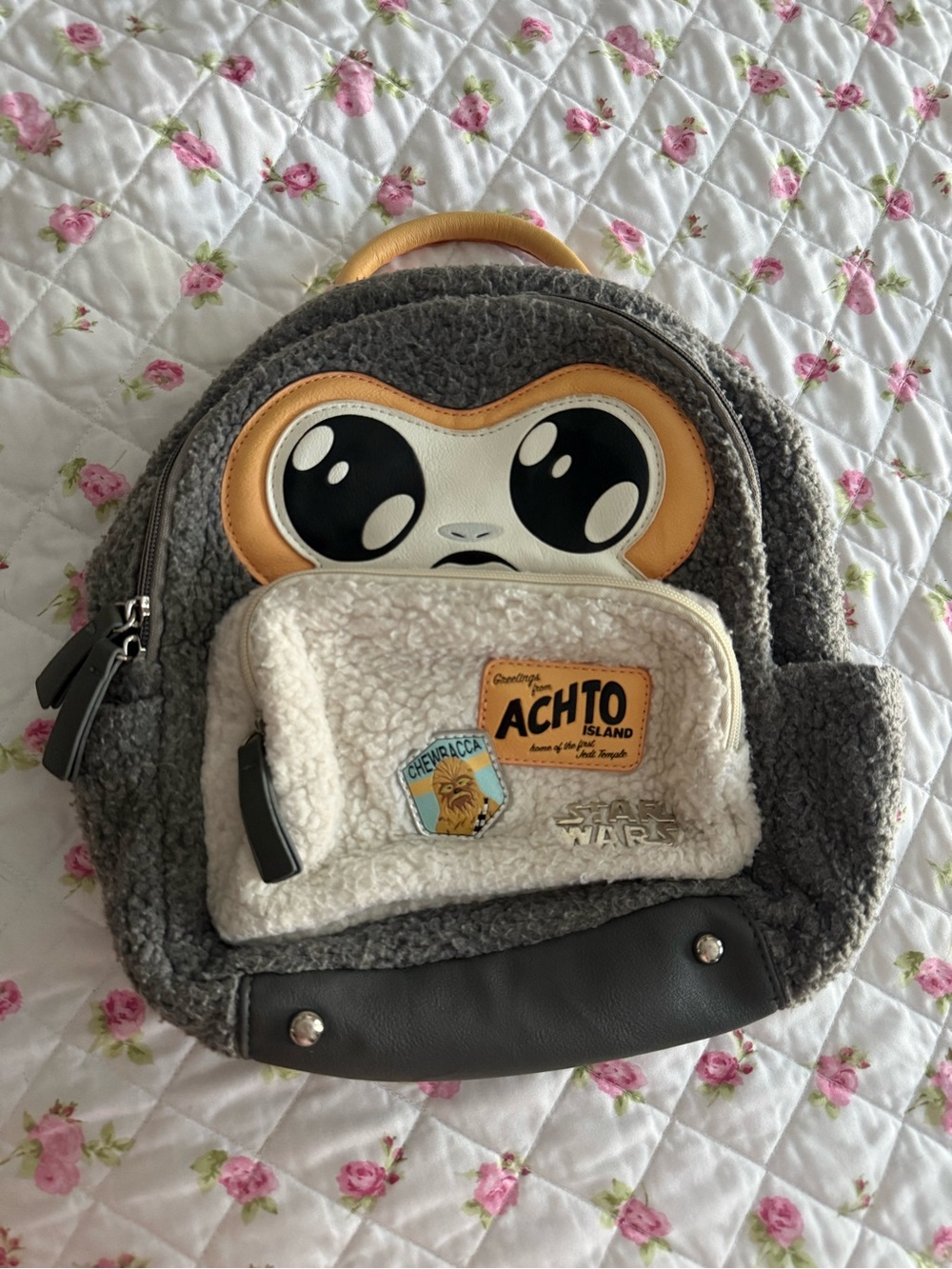 Bioworld Star Wars The Last Jedi porg sherpa mini backpack! :3